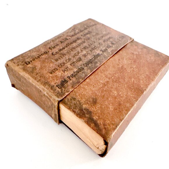 ANTIQUE WWII DRESSING FIRST AID INDIVIDUAL TROOP CAMOUFLAGED GUILD PRODUCTS - Picture 9 of 9